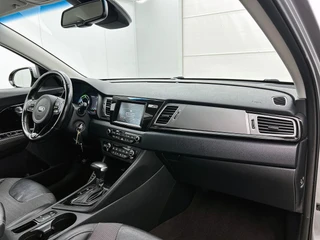 Kia Niro 1.6 GDi PHEV DynamicLine Automaat | Adaptive Cruise | Stoel/Stuurverwarming | CarPlay | Camera | Trekhaak / 11