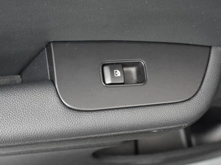 Kia XCeed 1.5 T-GDi DynamicPlusLine 160pk  Airco - Apple Carplay/Android Auto - Cruise Control - Verwarmde Voorstoelen - Dodehoekdetectie Fabrieksgarantie tot 03-2031 / 33