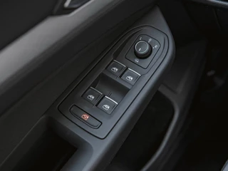 Volkswagen Golf Variant 1.5 eTSI Life Business | PANO | WINTERPAKKET | ADAPTIVE / 31