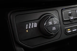 Jeep Renegade 4xe 240 Plug-in Hybrid Electric S LED Leder Stoelverwarming Trekhaak Camera Kenwood / 41
