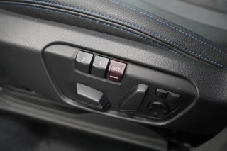 BMW X1 sDrive20i High Executive  Panoramadak M-Sport Trekhaak / 19
