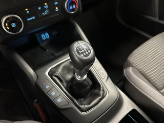 Ford Focus 1.0 EcoBoost Trend Edition Business CAMERA CARPLAY NAVI LM. / 40