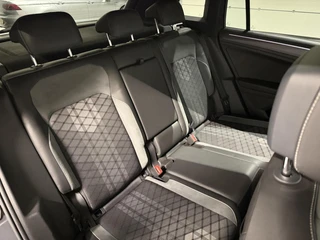 Volkswagen Tiguan 1.5 TSI R-Line Pano Virtual Harman Kardon / 35