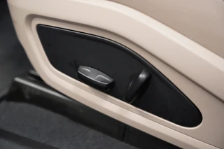 Porsche Taycan Performance 84 kWh  ACC Panoramadak Leder Memory Seats / 15
