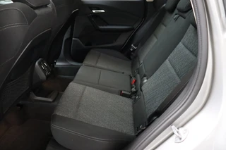 BMW X1 sDrive20i Executive Automaat  / Navigatiesyteem / Panoramadak / Achteruitrijcamera / DAB / Extra Getint Glas / 17 Inch / Dakdraagsysteem / Travelpack / DAB / Sportstoelen / Parkeersensoren voor+achter / 14