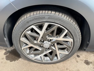 Hyundai Kona 1.6 GDI HEV Premium Automaat Stoelkoel+verw. Carplay Adap.Cruis / 15