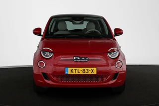 Fiat 500 3+1 La Prima 42 kWh Panoramadak Stoelverwarming Camera Apple CarPlay / 16