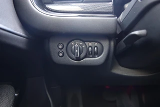 Mini Clubman 1.5 One Business Edition|Automaat|Clima|Navi|Cruise|LED / 17