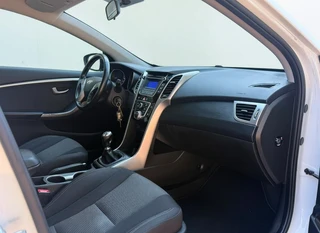 Hyundai i30 1.4 i-Drive / 12