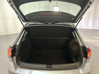 Volkswagen T-Roc 1.5 TSI 150pk DSG Life Navigatie Trekhaak Parkeersensoren App-Connect DAB+ / 15