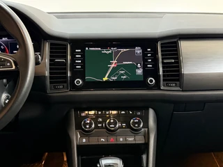 Skoda Kodiaq 1.5 TSI Ambition 7p. | 7-persoons | Carplay & Android Auto | Trekhaak | Camera | Stoelverwarming | KESSY | 18 Inch / 33