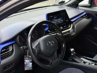 Toyota C-HR 1.8 Hybrid Bi-Tone Plus / 9