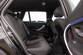 BMW 3-serie Touring 320i F31 M Sport Edition | M-pakket | 2e eigenaar | 18 inch | LED | Automaat | PDC | Cruise-control | Climate-control | 4 cilinder | 184 pk | Origineel / 20