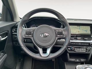 Kia e-Niro DynamicPlusLine 64 kWh | Stoelverwarming | Keyless entry | Schuifdak / 15