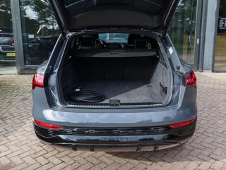 Audi Q8 e-tron 55 quattro S Edition 115 kWh 23 Inch | NL-auto | SoH 98% / 8