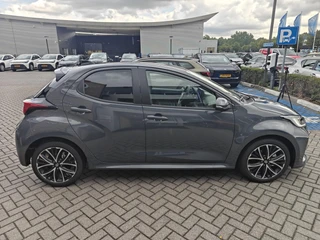 Toyota Yaris 1.5 Hybrid 115 Dynamic NIEUW DIRECT LEVERBAAR! MODEL 2026 STOEL/STUURVERW PARK-SENSOREN BLIND SPOT 17'' LM-VELGEN NAVI KEYLESS LED APPLE/ANDROID / 5
