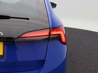 Škoda Scala 1.0 TSi 110 Pk Sport Business | Parkeersensoren | Adaptive Cruise | Panorama dak | Climatronic | Navigatie | Carplay | 16 Inch | 97.324 Km !! / 15