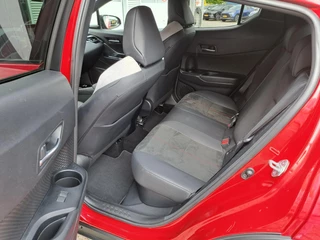 Toyota C-HR 1.8 HYBRID GR-SPORT 19"LM-VELGEN CAMERA NAVI STUUR-/STOELVERWARMING P-SENSOREN AD-CRUISE HALF-LEDER/ALCANTARA / 14