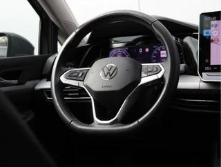 Volkswagen Golf 1.5 eTSI Life Edition  | Facelift | Head-up | Winter pakket / 17