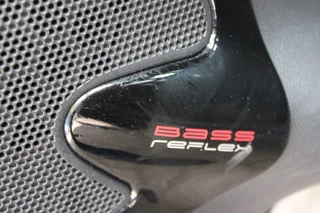 Renault Clio 0.9 TCE LIMITED Parkeer sensoren / Cruise control / Trekhaak / 17