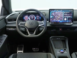 Volkswagen T-Roc 1.5 eTSI R-Line Elek. Trekhaak | Stuur-/stoelverwarming | Verlichte logo's / 4