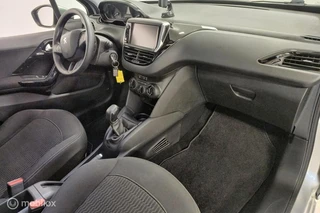 Peugeot 208 1.2 Active / 8