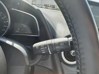 Mazda 2 1.5 Skyactiv-G Luxury  | Leer | Apple/Android | Stoel- en stuurverwarming | PDC | Cruise | ECC | Navi / 24