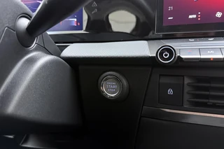Opel Astra 1.2 Business Elegance 130pk | Navigatie | Climate Control | Stoel-Stuur-Voorruitverwarming | LED Verlichting | Camera | AGR Comfortstoel | Apple Carplay - Android Auto / 32