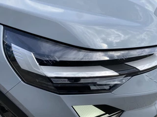 RENAULT Captur TCe 1.3 Mild Hybrid 140pk Techno / 6