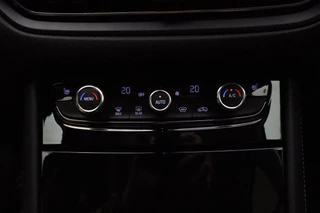 Opel Grandland 1.6 Turbo Plug-In Hybrid 300pk 4x4 GSe | Navigatie | Camera | Comfort stoelen | Elektrische achterklep | Stoel- en stuurverwarming | Adaptive Cruise control | / 26