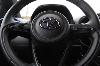 Toyota Aygo X PULSE APPLE/ANDROID STOELVERWARMING KEYLESS CAMERA CLIMA 17"LMV EL-SPIEGELS PRIVACY-GLASS / 7