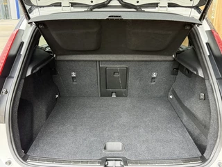 Volvo XC40 1.5 T5 Twin Engine R-Design | SOH 89% | Panoramadak | Camera | / 9