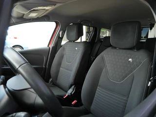 Renault Clio Estate 0.9 TCe Limited 90pk | Navigatie | Trekhaak | Airco | Cruise Control | Parkeerhulp achter | Extra getint glas | Lichtmetalen velgen / 11