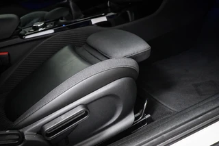MINI Clubman 1.5 Cooper Business Edition | HALF LEDER | STOELVERWARMING | APPLE | DRAADLOZE LADER | TREKHAAK | 18" / 13
