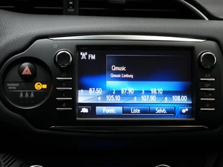 Toyota Yaris 1.5 Hybrid Bi-Tone ✅All Season✅Trekhaak✅Stoelverw.✅Clima✅Camera✅ / 10