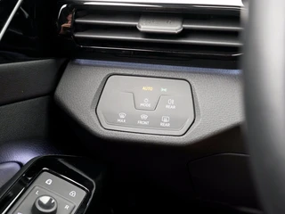 Volkswagen ID.4 Life 77 kWh | 20" | Trekhaak | Warmtepomp / 20