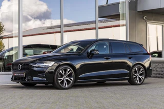 Volvo V60 2.0 B4 Momentum Business  | Pano | Harman Kardon | / 16
