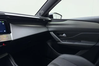 Peugeot 408 1.2 Hybrid 145 e-DCS6 GT | Automaat | Adaptieve cruise control | Stuurverwarming | Elektrisch bedienbare achterklep | Lichtmetalen velgen | Keyless entry en start | Full led / 32