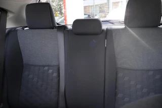 Toyota Yaris 1.5 HYBRID 115 STYLE PARK-SENSOREN BLIND-SPOT LM-VELGEN PRIVACY-GLASS LED-PAKKET AD-CRUISE APPLE/ANDROID / 28