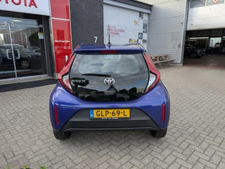 Toyota Aygo X Juniper Blue Metallic / 18