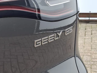 Volvo EX40 Geely E5 Pro+ 68 kWh V2L Long Range Adapt.Cruise Memory Frost grey / 8
