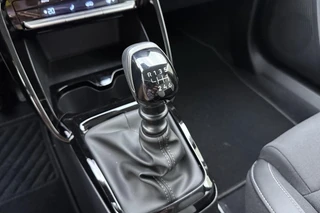 Citroen C3 1.2 Turbo 100pk Max | Comfort Stoelen | Apple Carplay/Android Auto | Parkeercamera/-sensoren | Full LED | DAB | Cruise Control | Climate Control | Draadloze telefoonlader | / 25