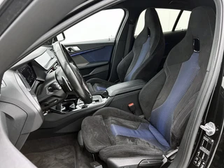 BMW 1-serie M135i xDrive | Camera | Stoelverwarming |Harman/Kardon | HeadUp Display | Cruise Control / 6