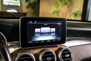 Mercedes GLC-klasse 350e 4MATIC AMG Premium Plus|Pano|verkoeling|Trekhaak|Leder / 45