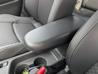 Toyota Yaris 1.5 Hybrid 130 Executive BI-TONE PDC BLIND SPOT CLIMATE STUUR- EN STOELVERWARMING / 24