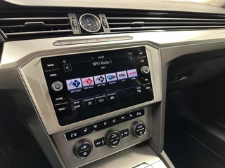 Volkswagen Passat Variant 1.5 TSI Highline NAVI CARPLAY CRUISE LM ECC. / 28