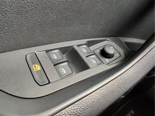 Škoda Karoq 1.0 TSI AMBITION BUSINESS DSG  Navi | Carplay/Android | Cruise | Parkeersensoren V+A / 24
