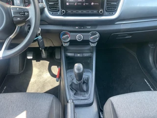 Kia Stonic 1.0 T-GDi MHEV ComfortLine | Bluetooth | Airco | Elektrische Ramen | Camera | Lane Assist | / 19