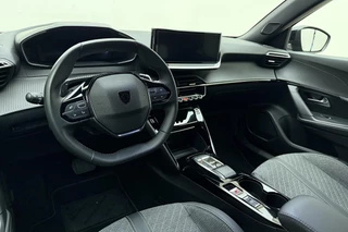 Peugeot 2008 1.2 Hybrid 145 Allure | Climate & Cruise Control | Parkeersensoren voor + achter | AppleCarplay/Android Auto | / 16