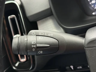 Volvo XC40 1.5 T4 Recharge R-Design Expression | Trekhaak | Leer | Stoel/Stuurverwarming | Camera / 12